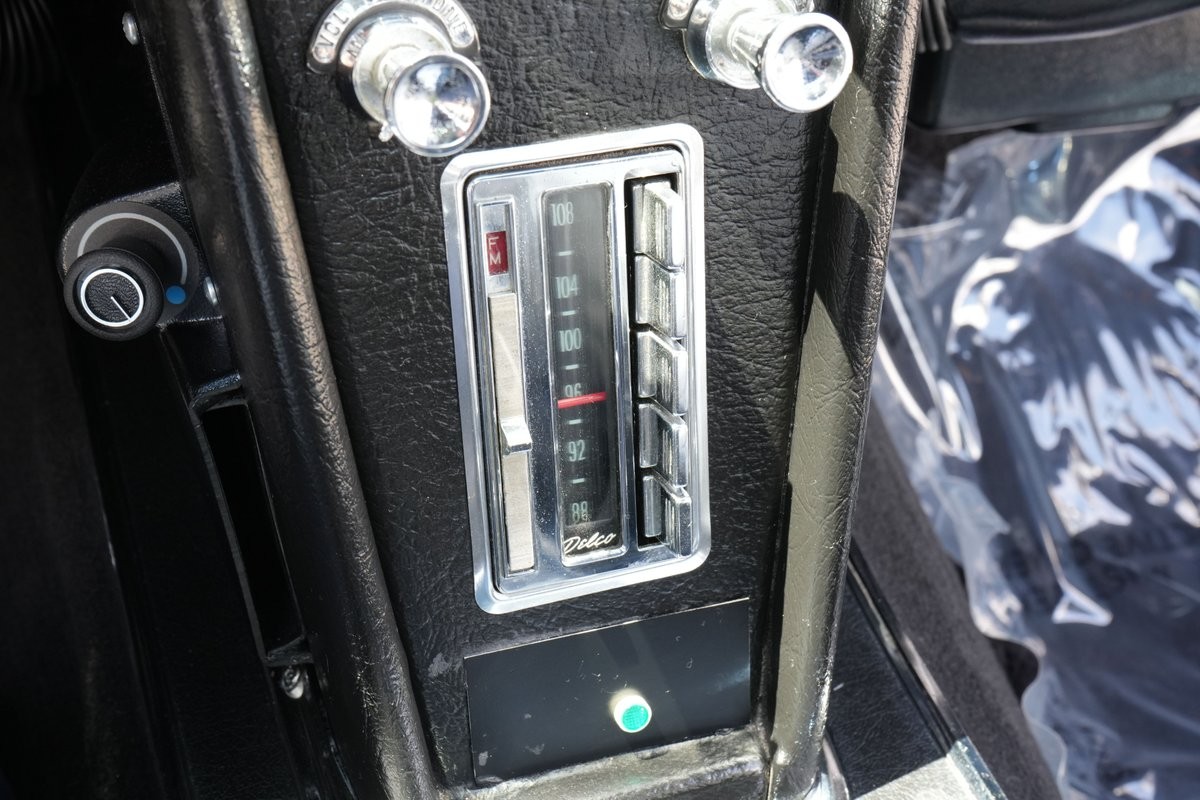 Chevrolet-Corvette-1964-Coupe-29