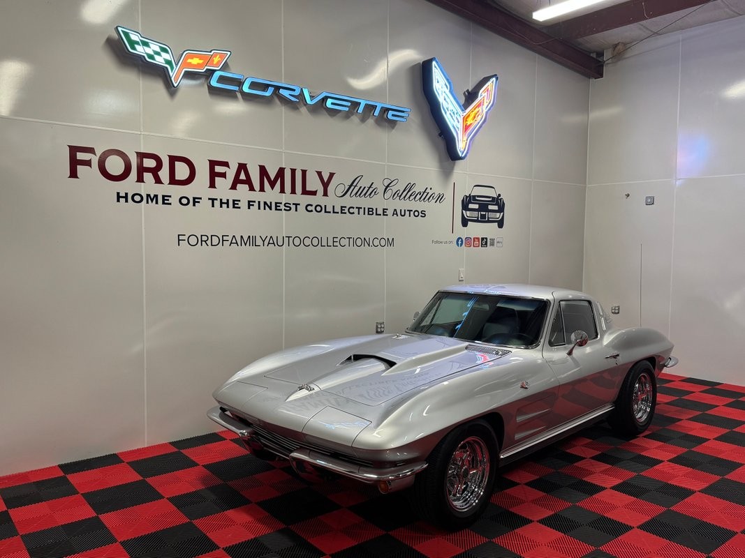 Chevrolet-Corvette-1964-Coupe-3