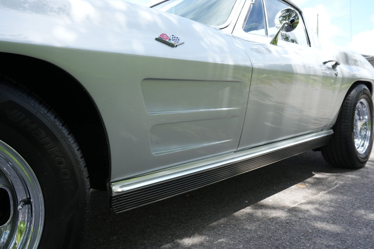 Chevrolet-Corvette-1964-Coupe-4