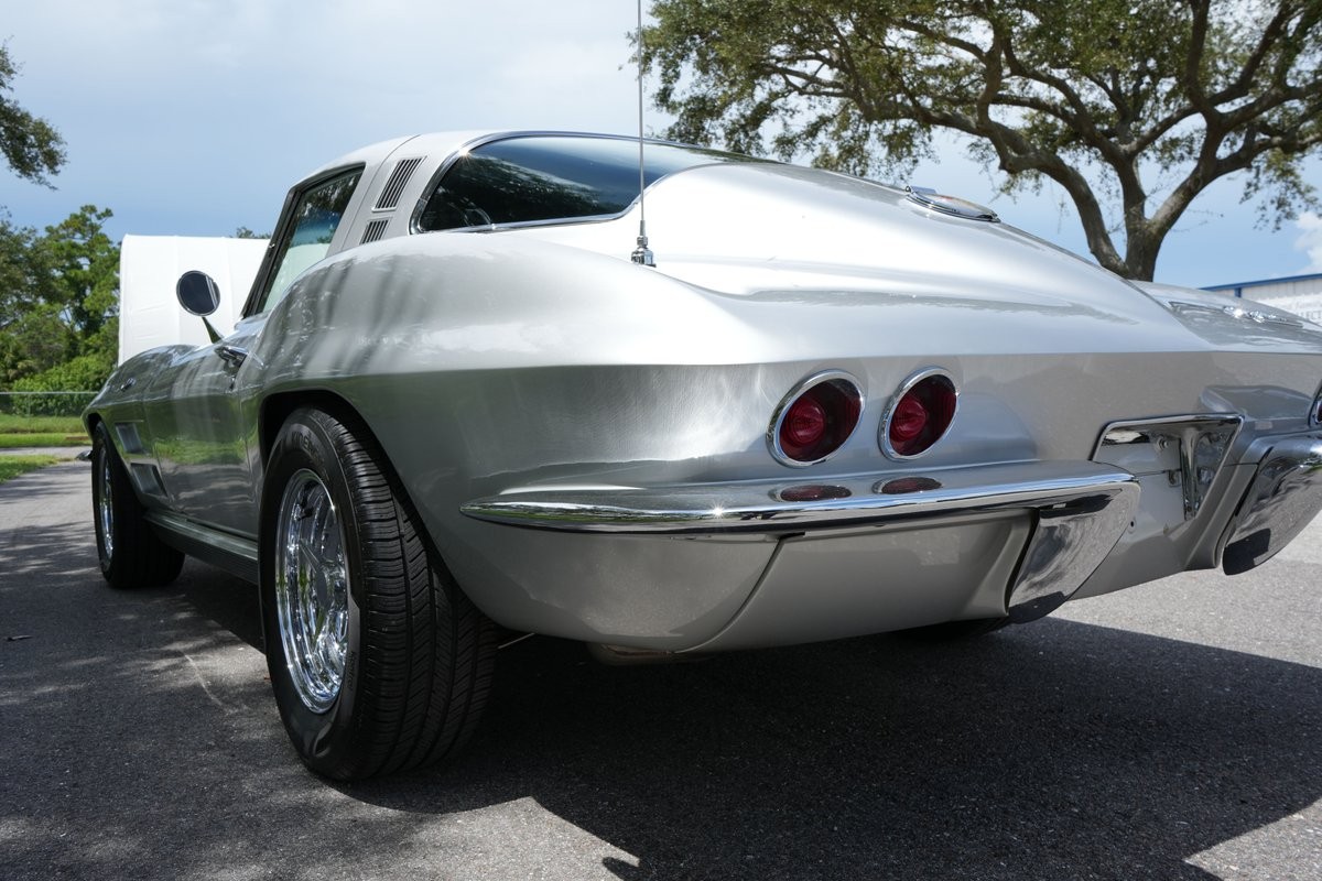 Chevrolet-Corvette-1964-Coupe-6