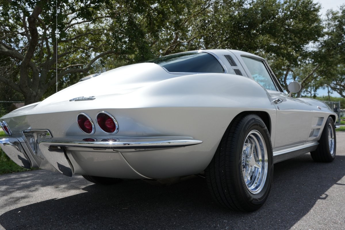 Chevrolet-Corvette-1964-Coupe-7