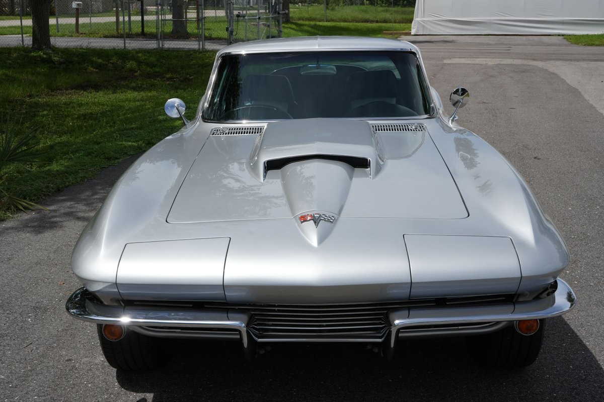 Chevrolet-Corvette-1964-Coupe-8