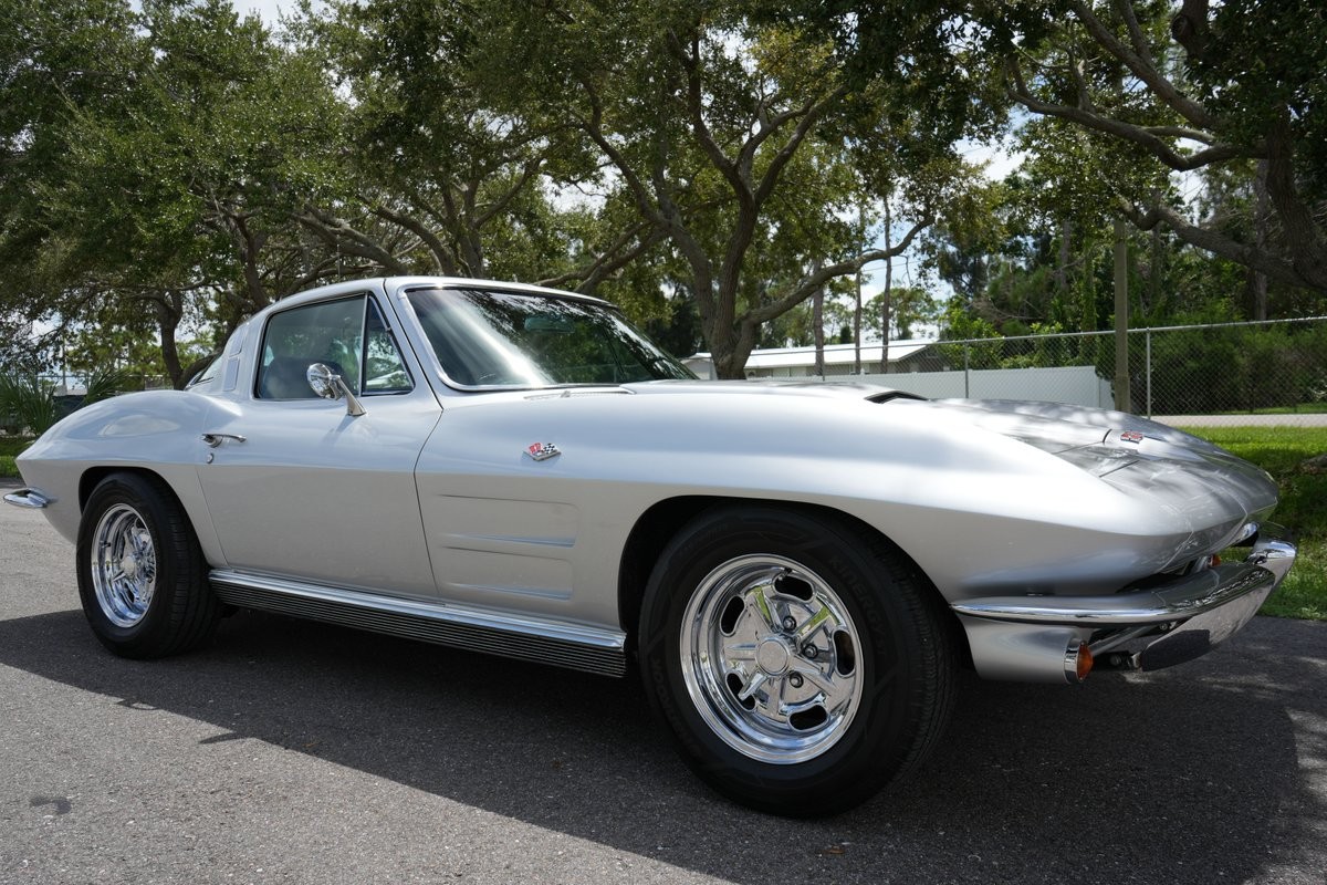 Chevrolet-Corvette-1964-Coupe-9