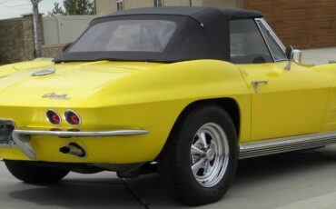 Chevrolet-Corvette-1964-Daytona-Yellow-Black-1