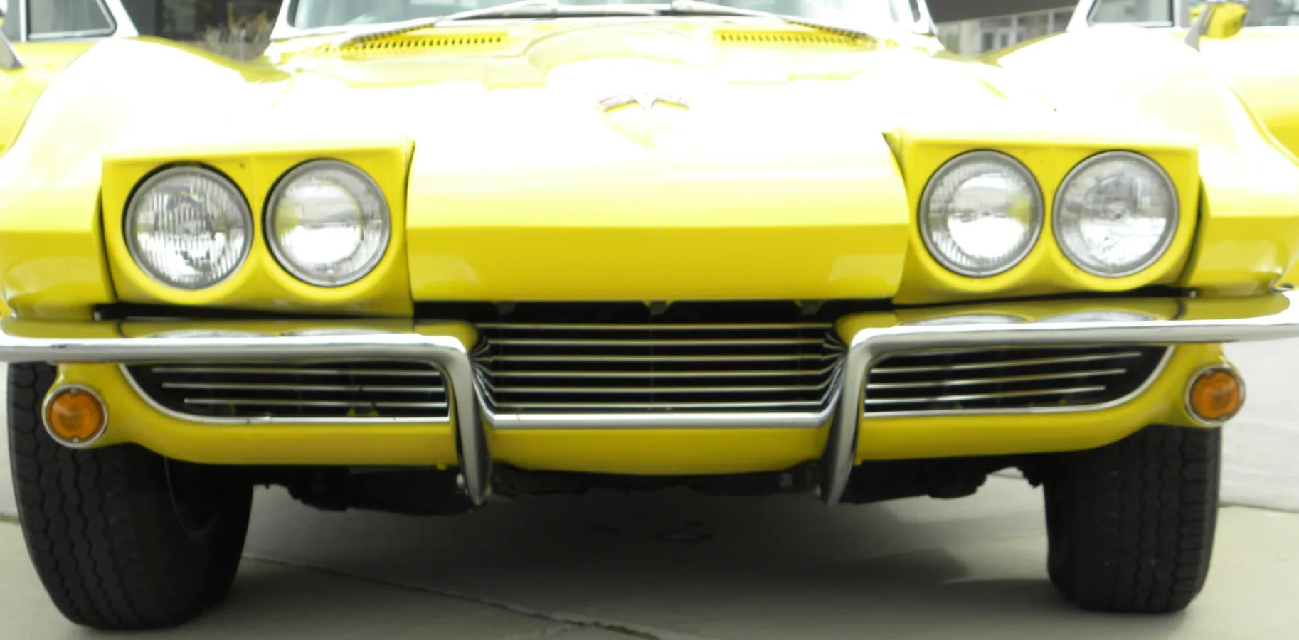 Chevrolet-Corvette-1964-Daytona-Yellow-Black-11