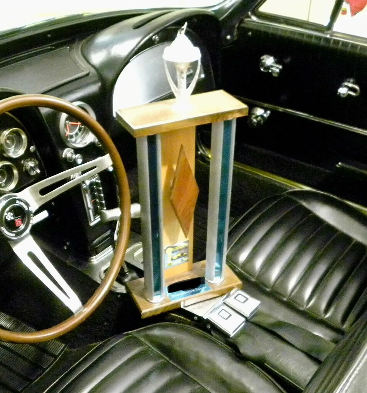 Chevrolet-Corvette-1964-Daytona-Yellow-Black-12