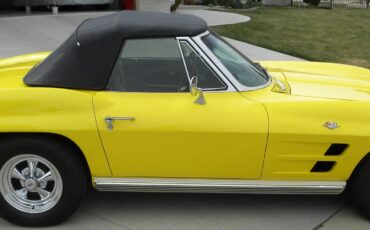 Chevrolet-Corvette-1964-Daytona-Yellow-Black-14