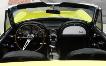 Chevrolet-Corvette-1964-Daytona-Yellow-Black-17
