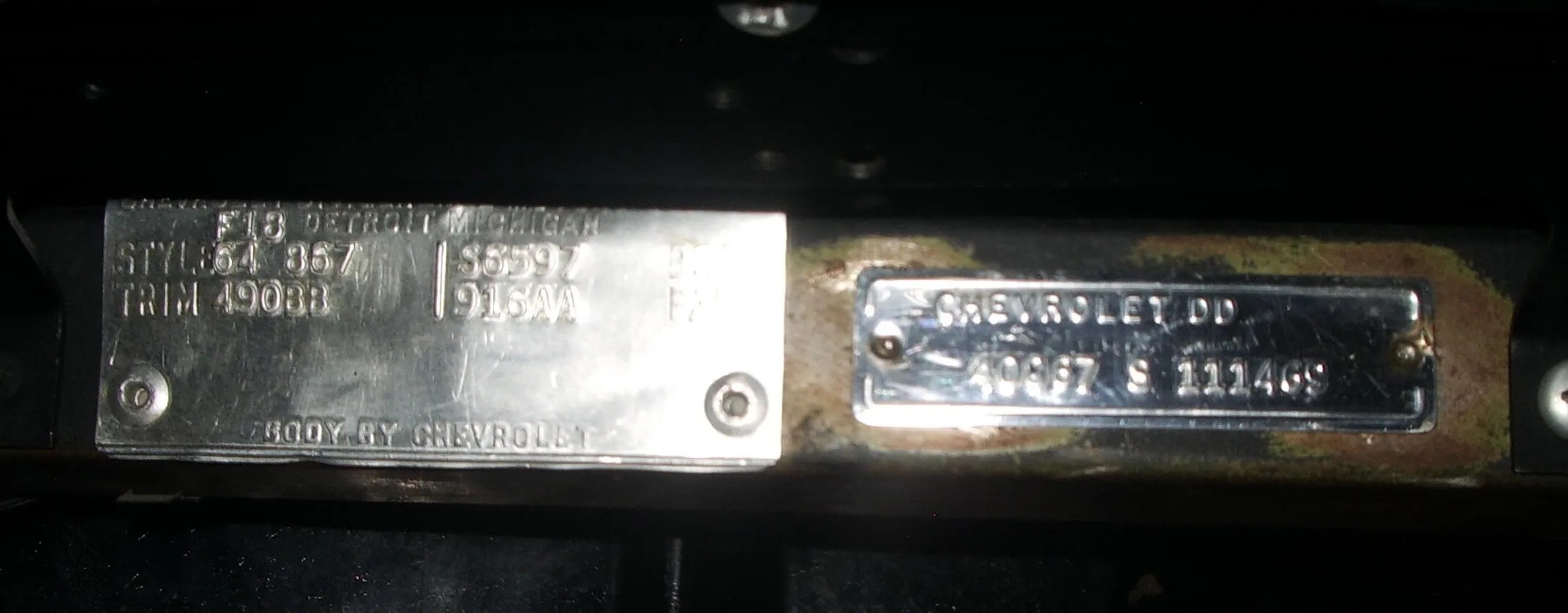 Chevrolet-Corvette-1964-Daytona-Yellow-Black-2