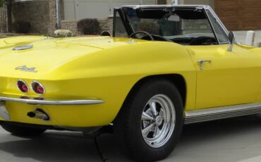 Chevrolet-Corvette-1964-Daytona-Yellow-Black-4