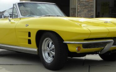 Chevrolet-Corvette-1964-Daytona-Yellow-Black-5