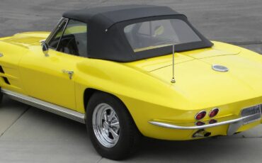 Chevrolet-Corvette-1964-Daytona-Yellow-Black-7