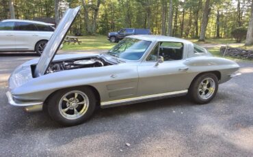Chevrolet-Corvette-1964-Silver-Black-4