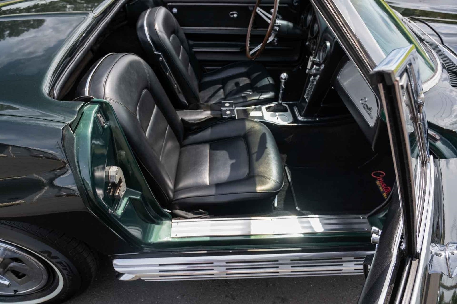 Chevrolet-Corvette-1965-2-Door-13