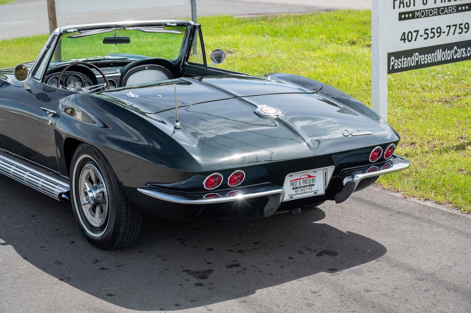 Chevrolet-Corvette-1965-2-Door-19