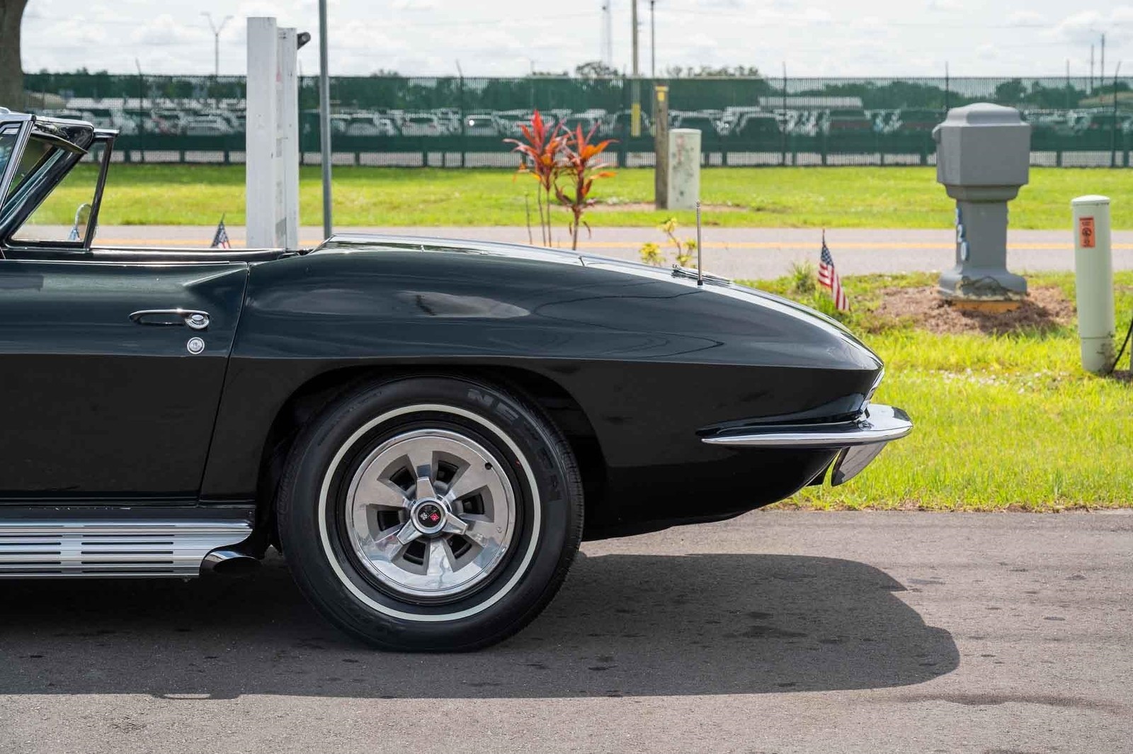 Chevrolet-Corvette-1965-2-Door-21