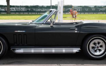 Chevrolet-Corvette-1965-2-Door-22