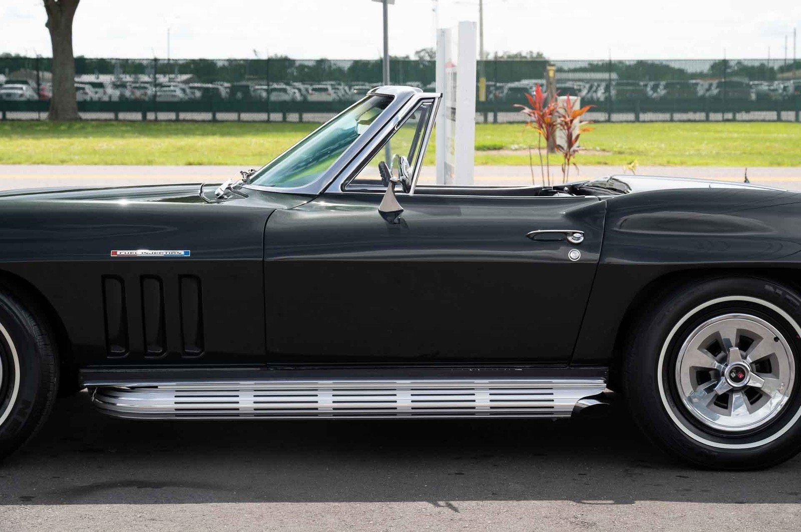 Chevrolet-Corvette-1965-2-Door-22