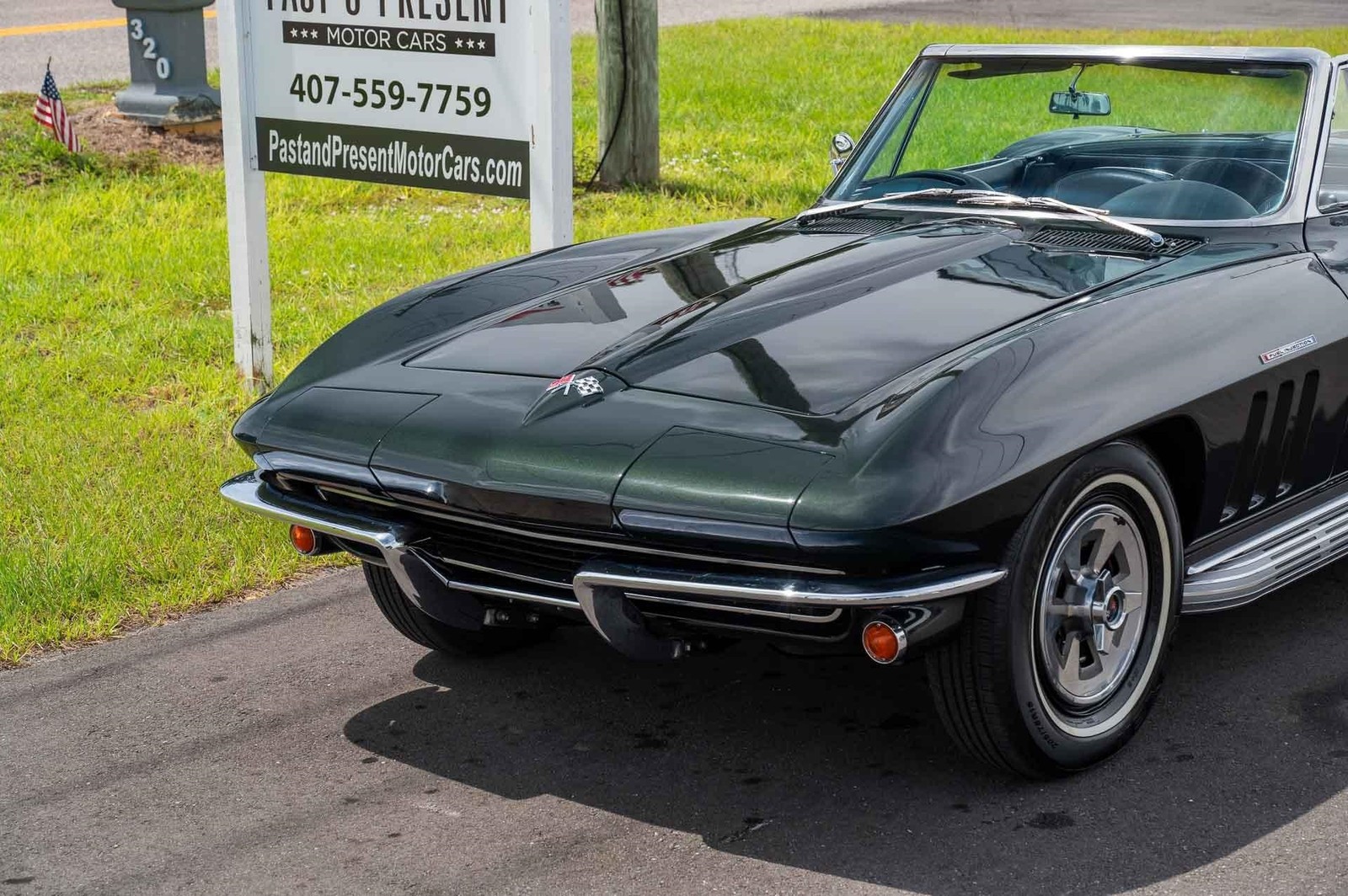 Chevrolet-Corvette-1965-2-Door-24