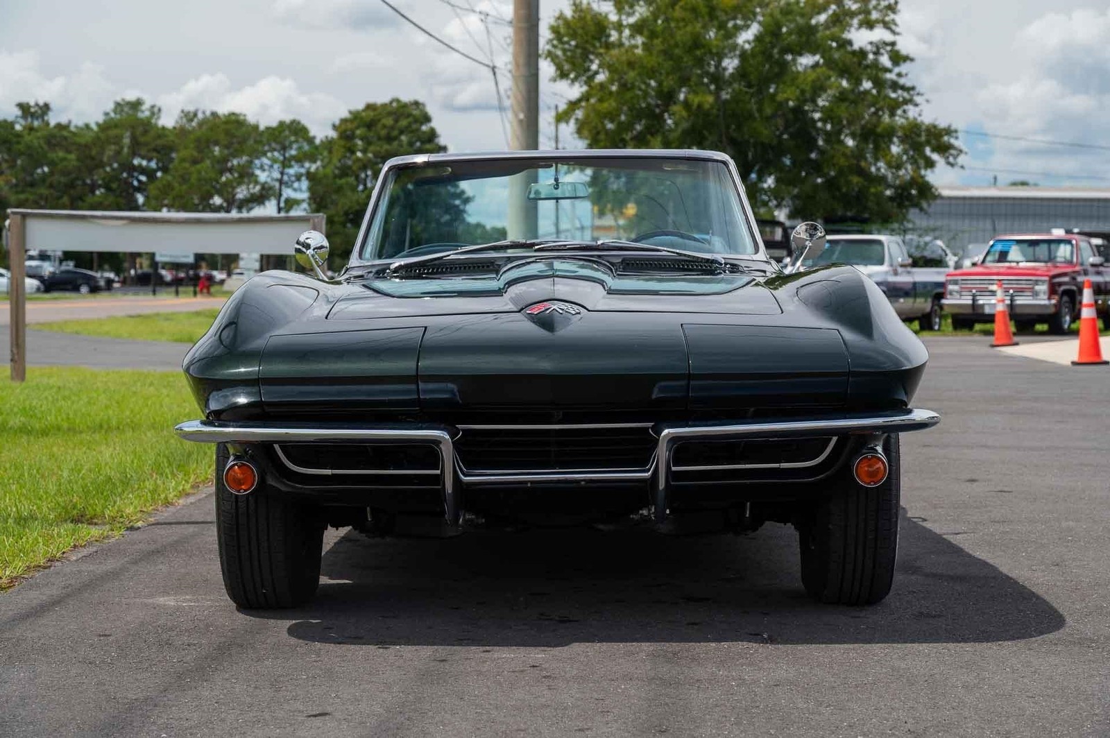 Chevrolet-Corvette-1965-2-Door-27
