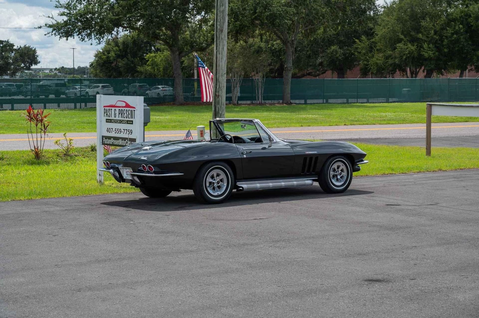 Chevrolet-Corvette-1965-2-Door-30