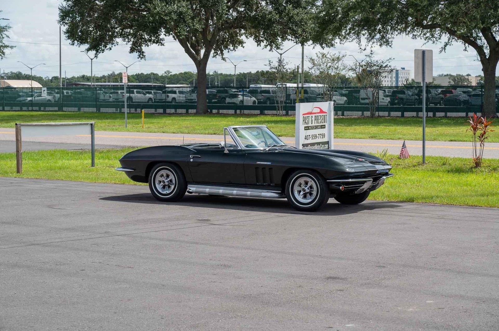Chevrolet-Corvette-1965-2-Door-31