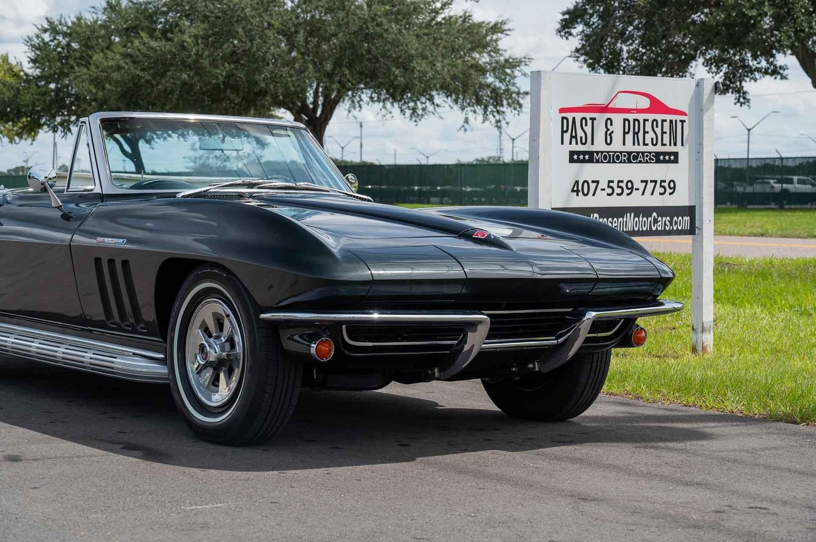 Chevrolet-Corvette-1965-2-Door-33
