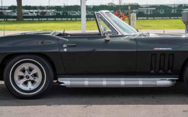 Chevrolet-Corvette-1965-2-Door-35