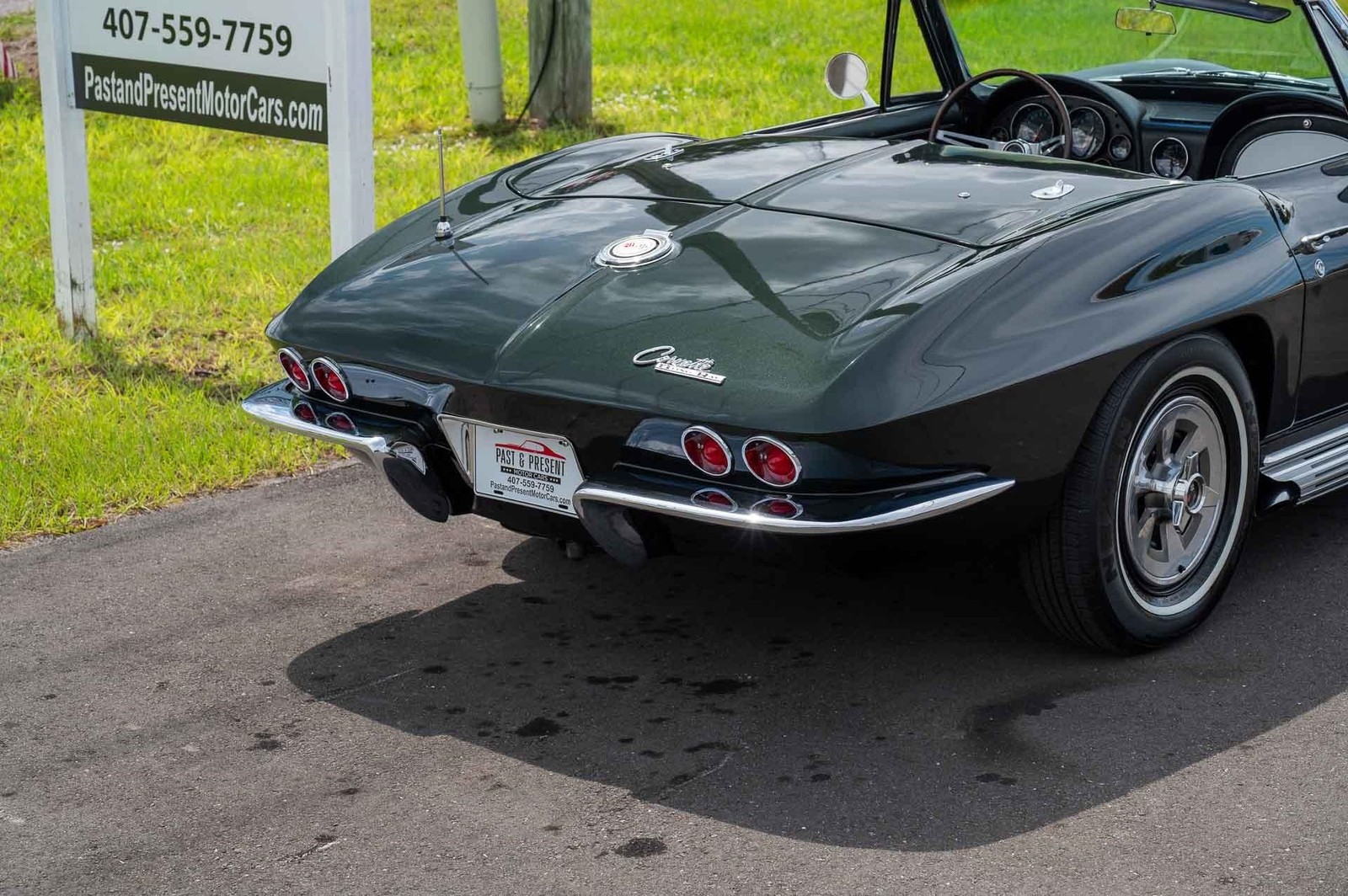 Chevrolet-Corvette-1965-2-Door-37