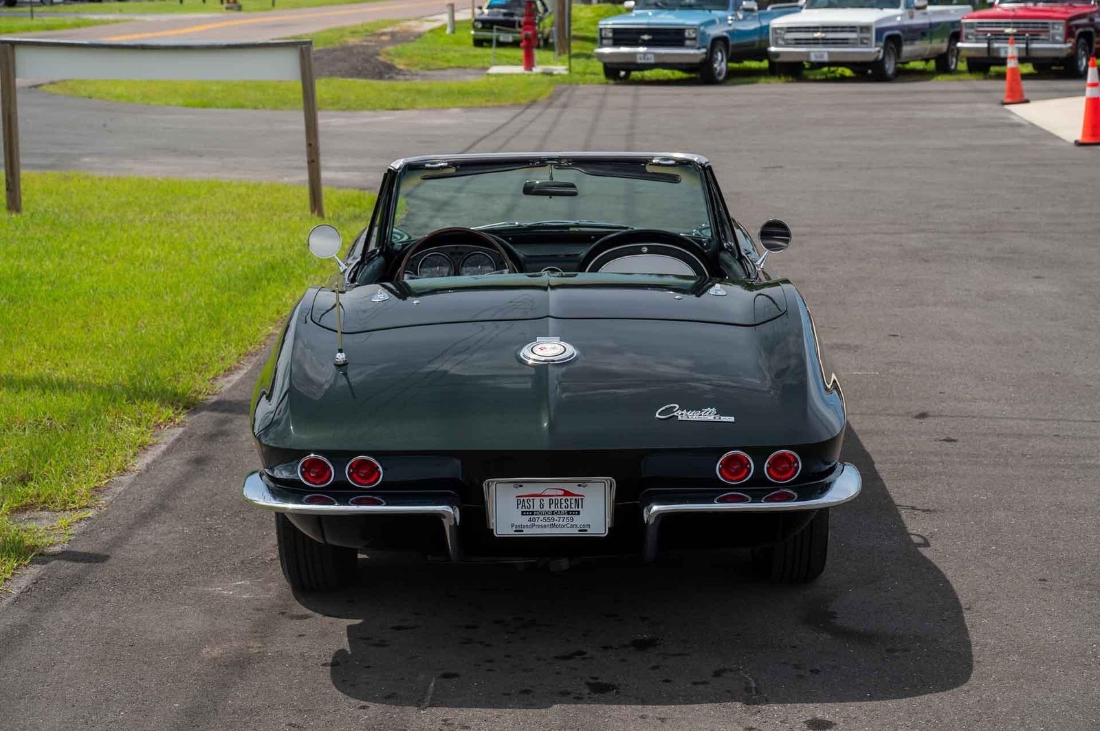 Chevrolet-Corvette-1965-2-Door-4