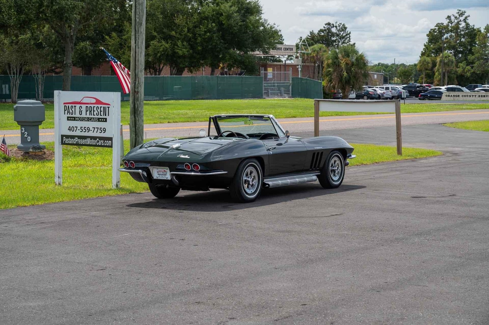 Chevrolet-Corvette-1965-2-Door-5