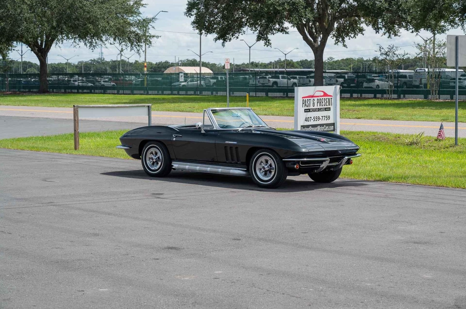 Chevrolet-Corvette-1965-2-Door-8