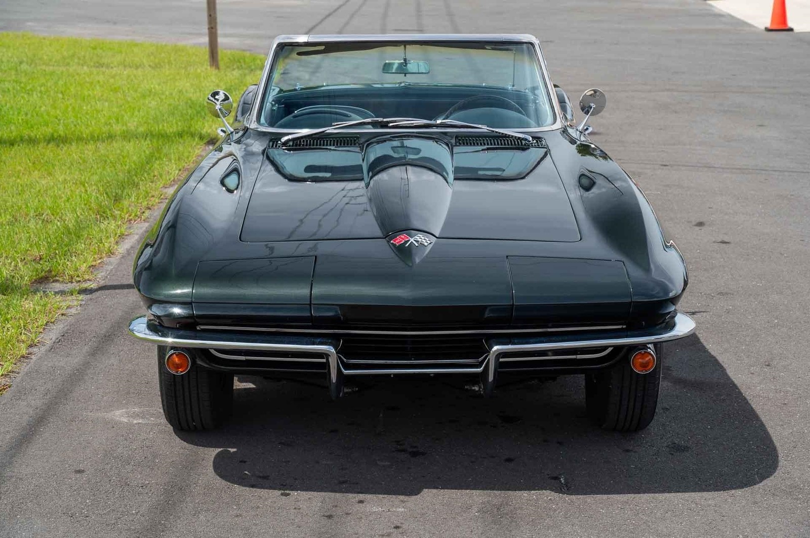 Chevrolet-Corvette-1965-2-Door-9