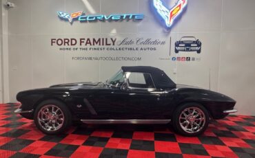Chevrolet-Corvette-1965-Convertible-1