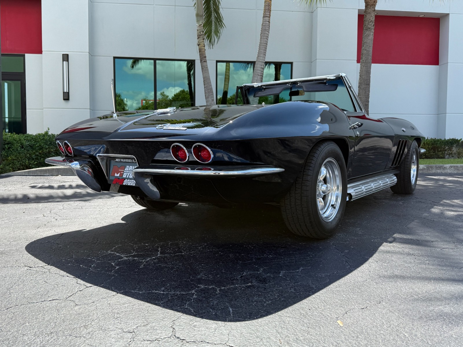 Chevrolet-Corvette-1965-Convertible-12