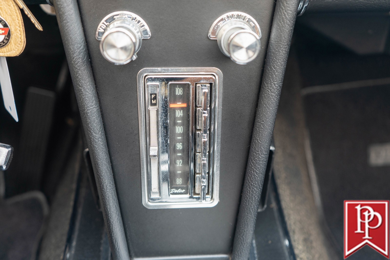 Chevrolet-Corvette-1965-Convertible-19