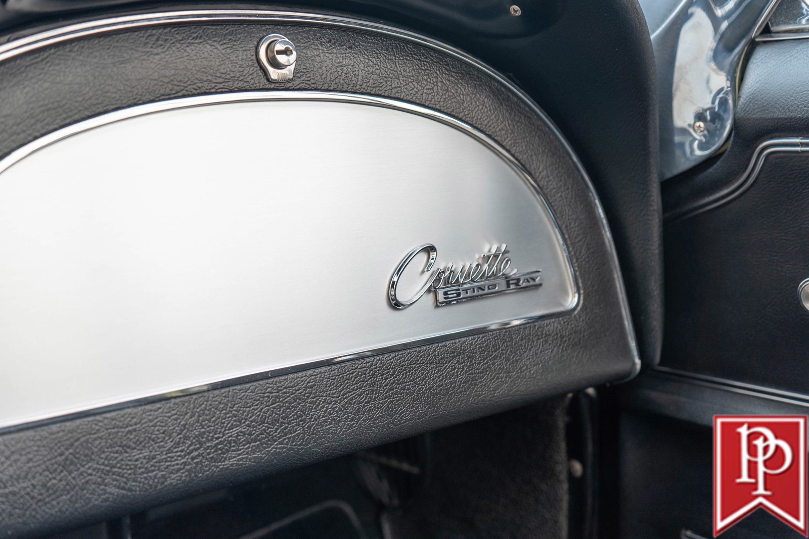 Chevrolet-Corvette-1965-Convertible-21
