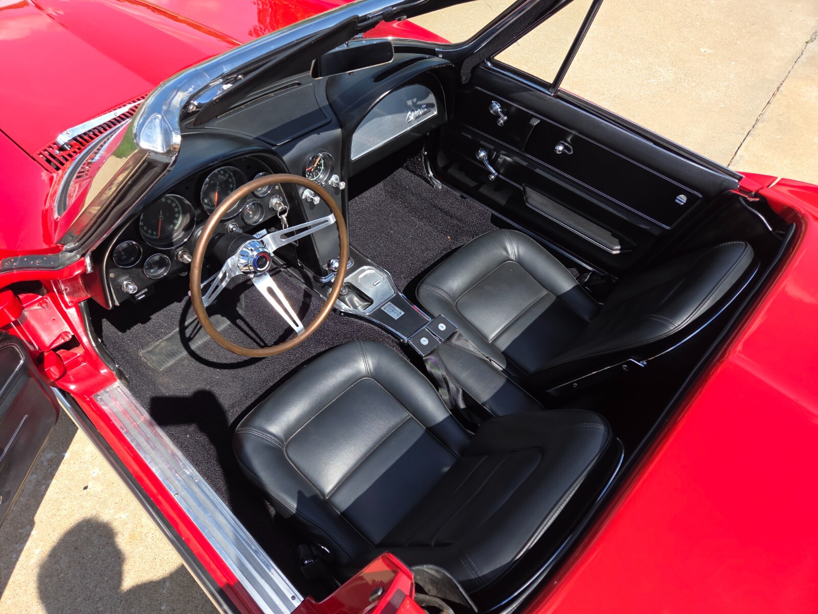 Chevrolet-Corvette-1965-Convertible-23