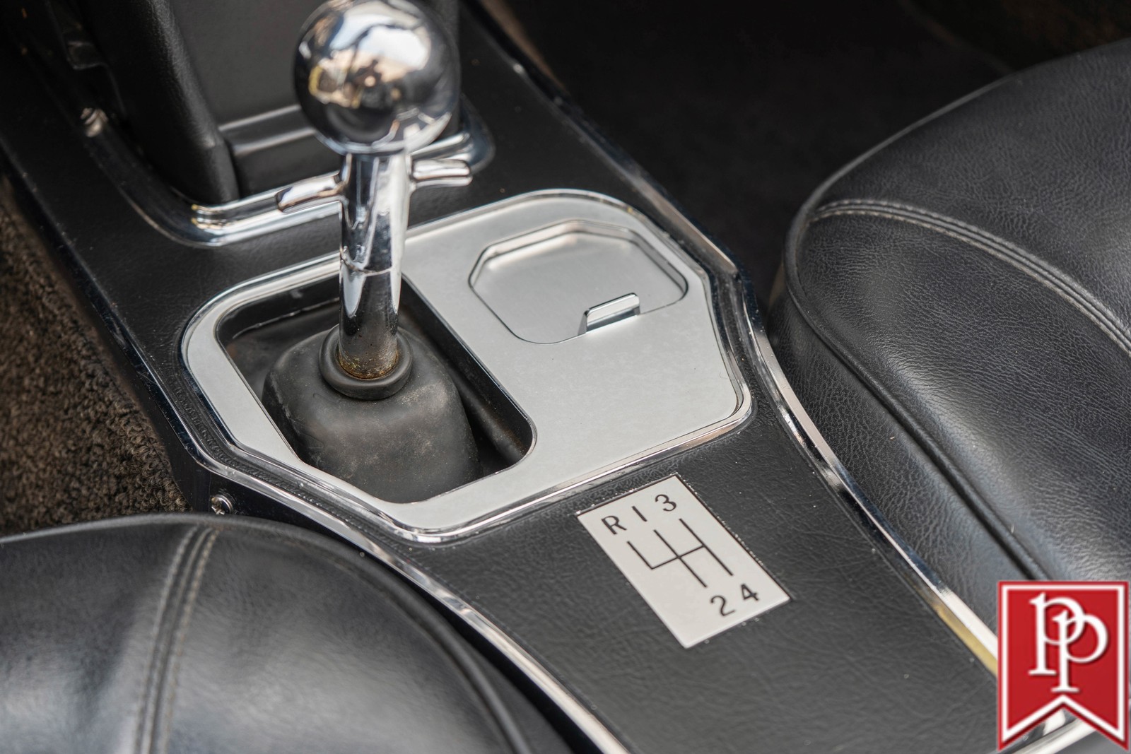 Chevrolet-Corvette-1965-Convertible-23