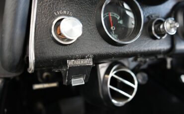 Chevrolet-Corvette-1965-Convertible-24