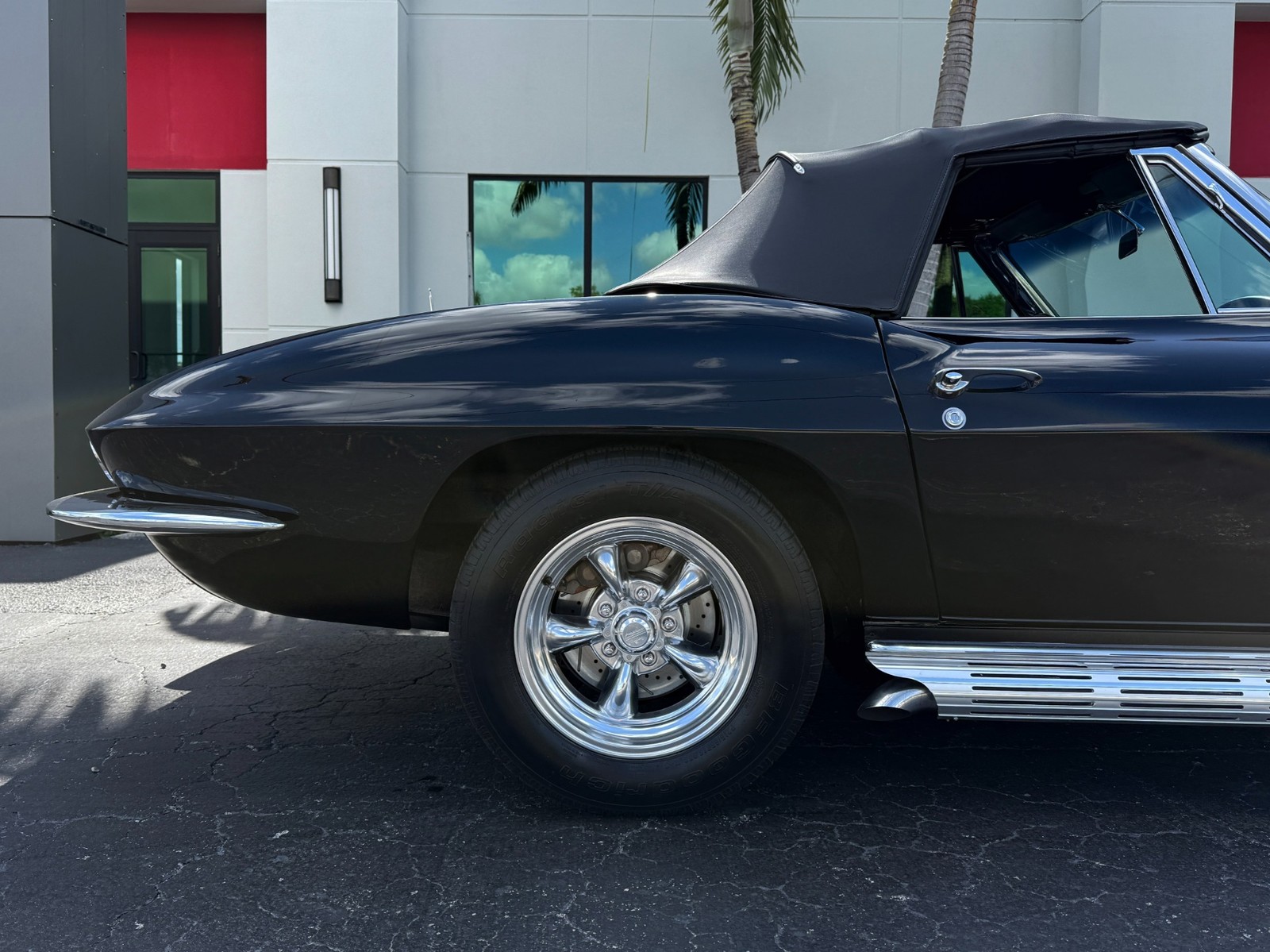 Chevrolet-Corvette-1965-Convertible-26