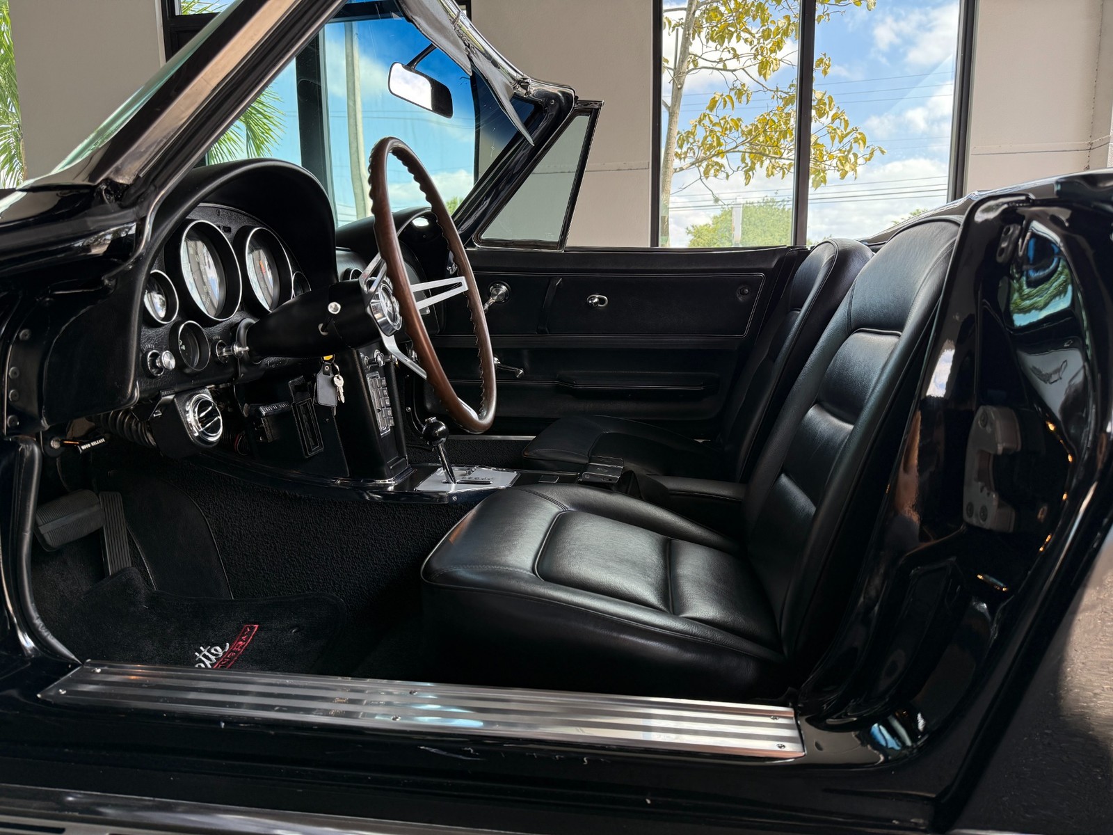 Chevrolet-Corvette-1965-Convertible-28