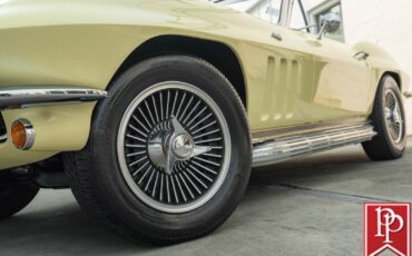 Chevrolet-Corvette-1965-Convertible-3