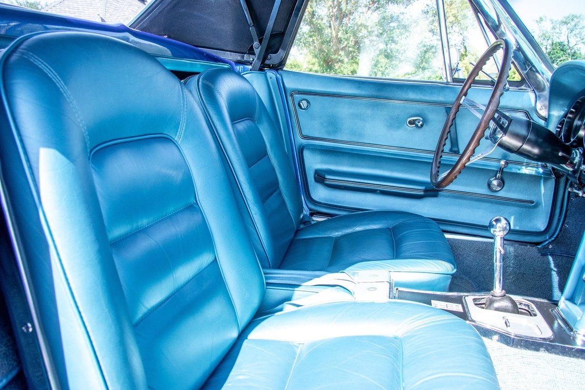 Chevrolet-Corvette-1965-Convertible-30