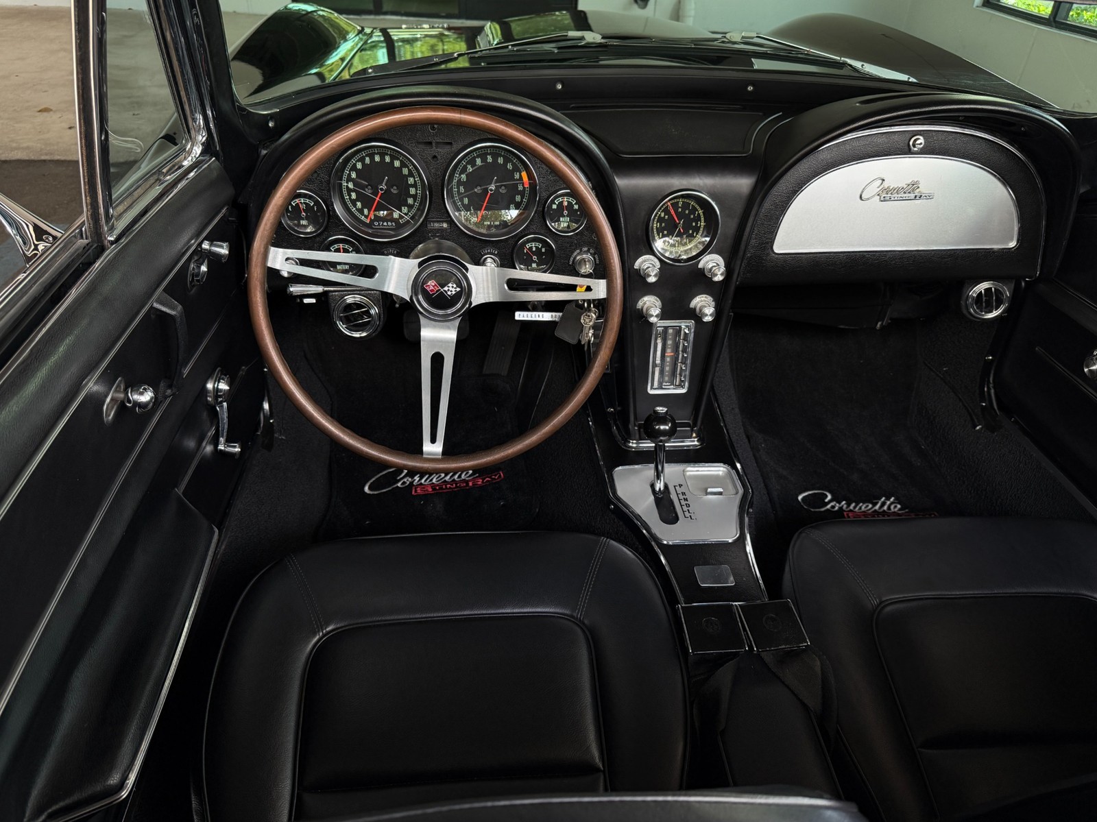 Chevrolet-Corvette-1965-Convertible-30
