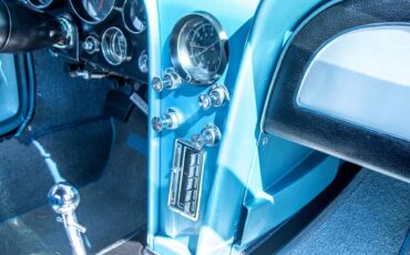 Chevrolet-Corvette-1965-Convertible-31