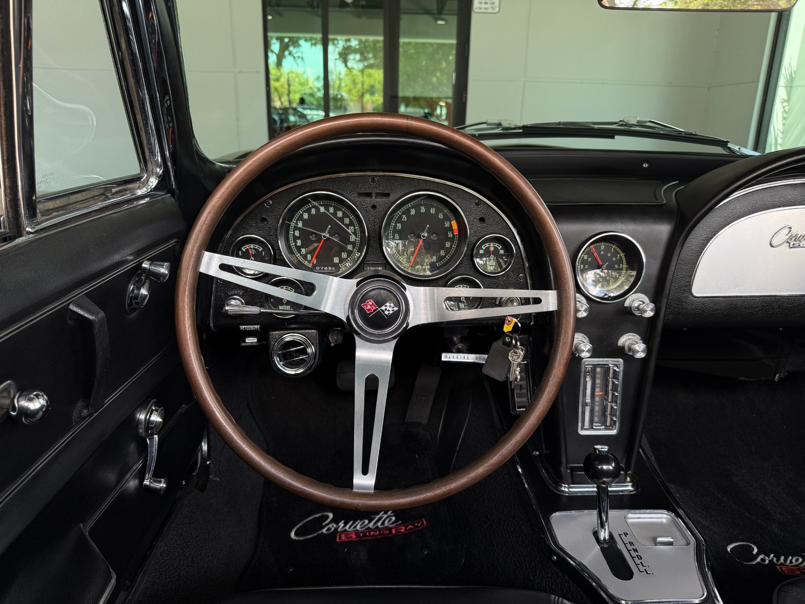Chevrolet-Corvette-1965-Convertible-31