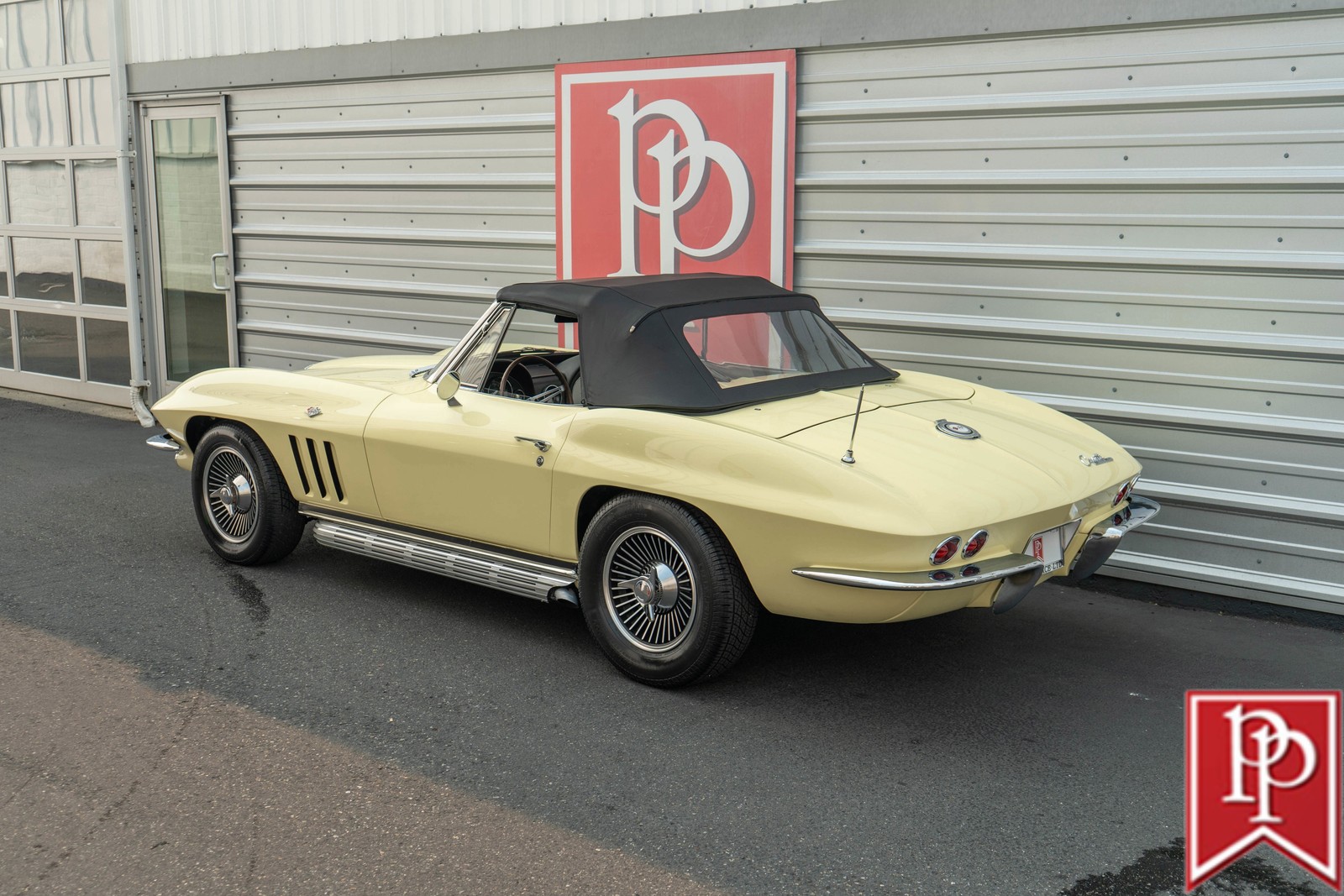 Chevrolet-Corvette-1965-Convertible-37