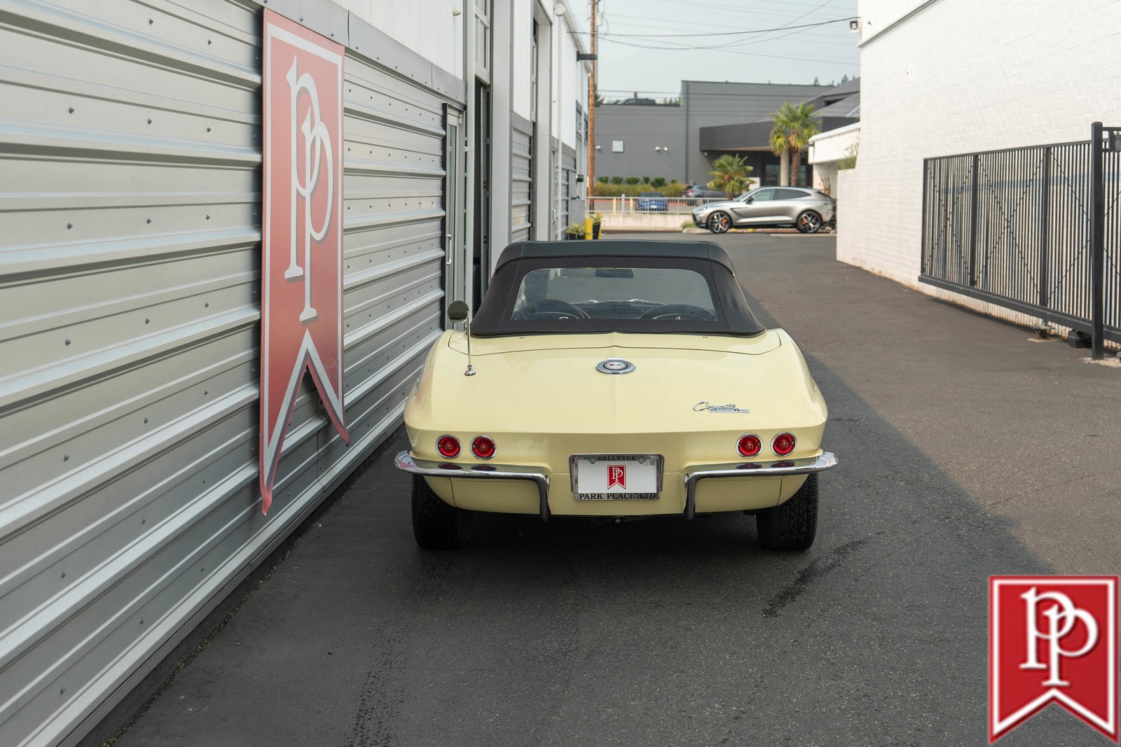Chevrolet-Corvette-1965-Convertible-38