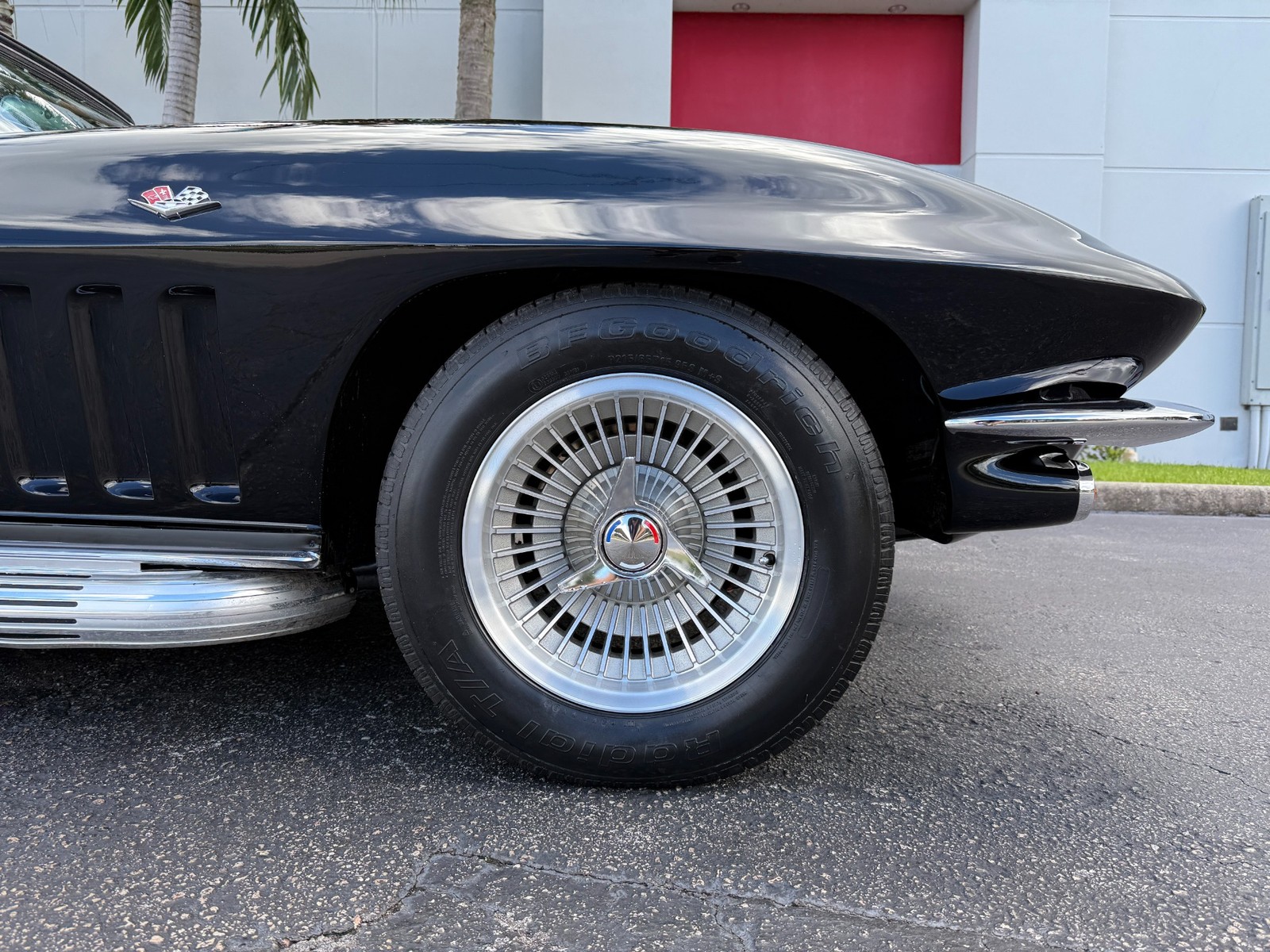 Chevrolet-Corvette-1965-Convertible-4